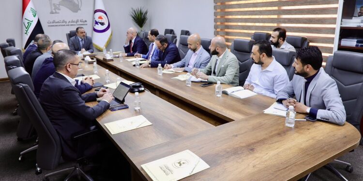رئيس هيأة الإعلام والاتصالات يترأس اجتماعاً نوعياً حول التجوال الوطني وتفعيل الشركة الوطنية للنقال واتفاقية NDA