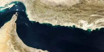 ايران.. البرلمان يوافق على إغلاق مضيق هرمز