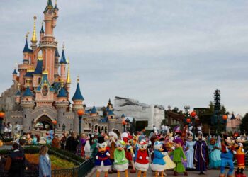 إعلامي أمريكي يكشف المستور,,, الاحتلال وراء فضائح إبستين الجنسية