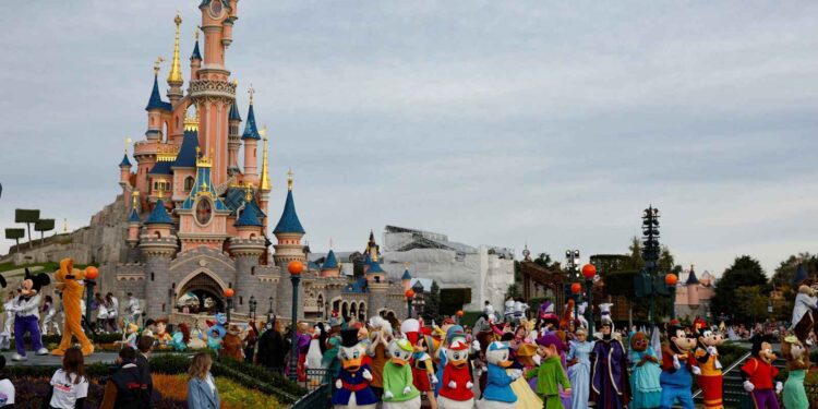 إعلامي أمريكي يكشف المستور,,, الاحتلال وراء فضائح إبستين الجنسية