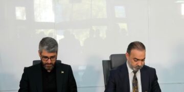 هيأة الإعلام والاتصالات تتفق مع نظيرتها الإيرانية على توسيع خدمات الاتصال وتعزيز الآليات استعدادًا لموسم الزيارة الأربعينية