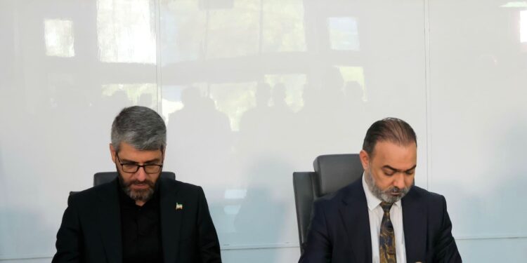 هيأة الإعلام والاتصالات تتفق مع نظيرتها الإيرانية على توسيع خدمات الاتصال وتعزيز الآليات استعدادًا لموسم الزيارة الأربعينية