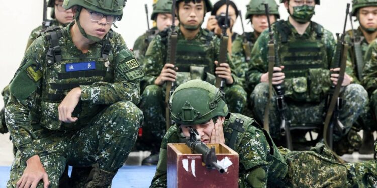 تايوان تبدأ تدريبات عسكرية,,, لمواجهة “التهديد الصيني”