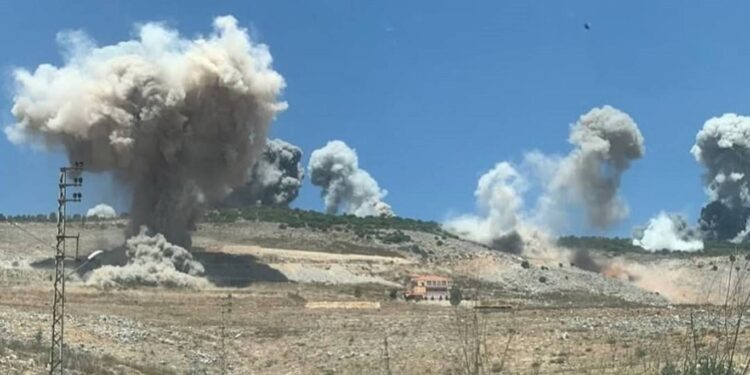 إسرائيل تعلن استهداف عنصرين من “حزب الله”في لبنان