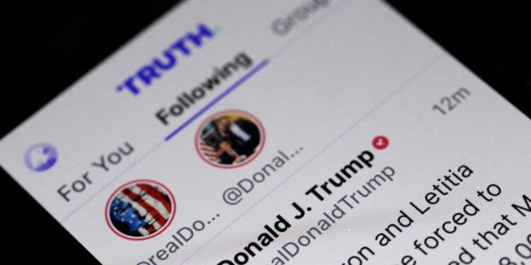 “تروث سوشال”… مرآة لتقلبات ترامب