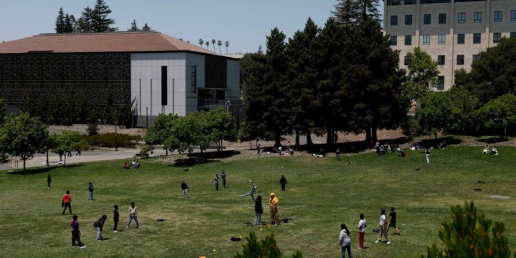 جامعة كاليفورينا تواجه اتهاما بالتقاعس عن حماية طلابها اليهود