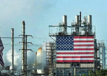 استقرار أسعار النفط و زيادة مفاجئة في المخزون الأميركي