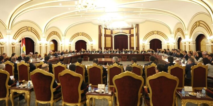 قيادة الحزب الديمقراطي الكردستاني تبحث التطورات السياسية والملفات العالقة مع بغداد