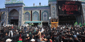 الاعلان عن دخول عشرات الآلاف من الزائرين العرب والأجانب الى العراق