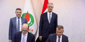 العراق يوقّع اتفاق مبادئ مع شركة HKN الأمريكية لتطوير حقل حمرين النفطي