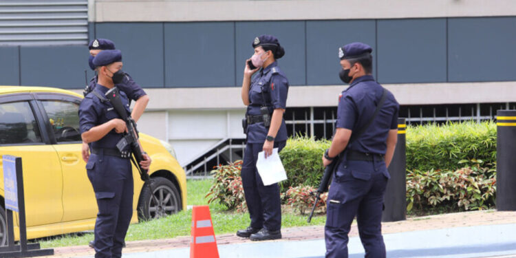 ماليزيا.. تفكيـــك شبكة “تـــروج” لتنظيم داعش