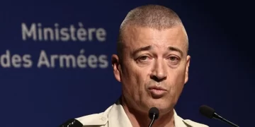 فرنسا.. روسيا تعتبرنا “الخصم الرئيسي” في أوروبا