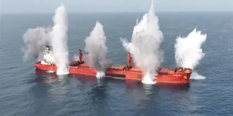 واشنطن تحذر من كارثة في البحر الأحمر