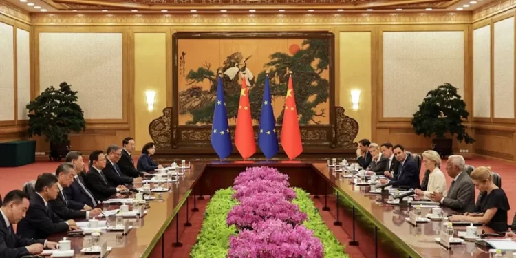 أوروبا تطالب الصين باستخدام نفوذها على روسيا