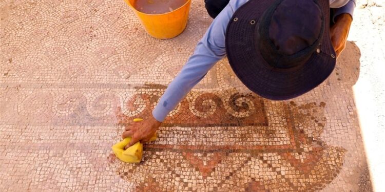 اكتشاف فسيفساء عمرها 1500 عام