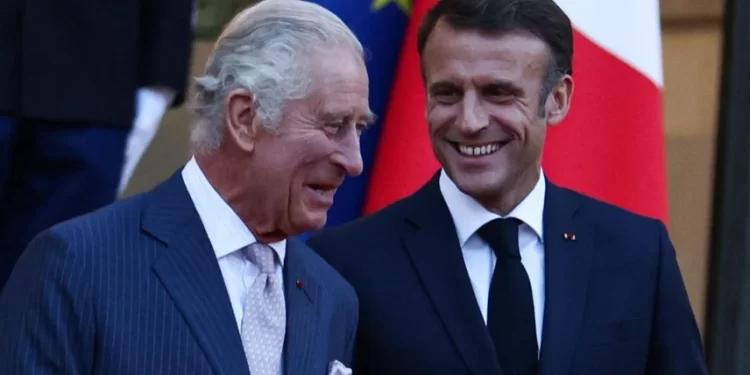 ماكرون في بريطانيا بزيارة ملكية وسط أجواء ملكية