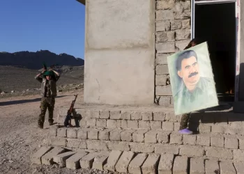 حزب موال للأكراد.. حزب العمال الكردستاني يبدأ تسليم الأسلحة بالعراق الجمعة