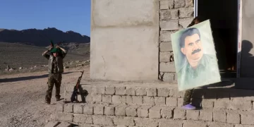 حزب موال للأكراد.. حزب العمال الكردستاني يبدأ تسليم الأسلحة بالعراق الجمعة