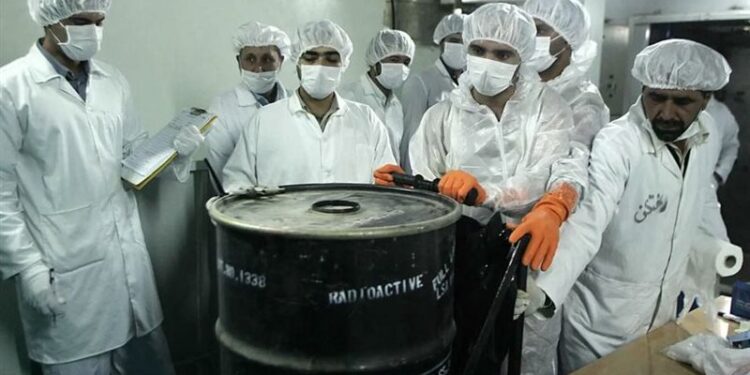 اسرائيل.. اليورانيوم المخصب “لم ينقـــل” من المنشآت النووية الإيرانية قبل الضربات الأمريكية