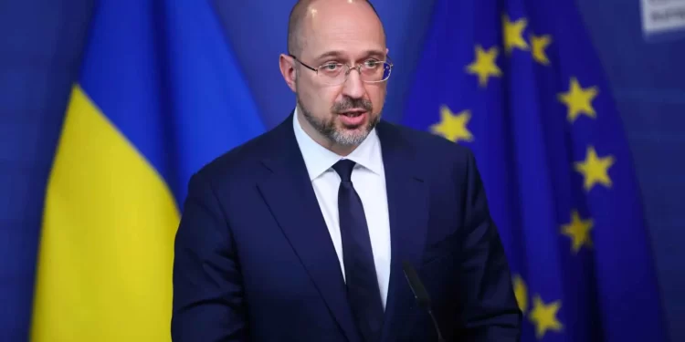 رئيس الوزراء الأوكراني يقدم خطاب استقالته