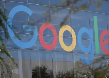 “غوغل” تدفع 2.4 مليار $ للاستحواذ على شركة ناشئة لتوظيف رئيسها