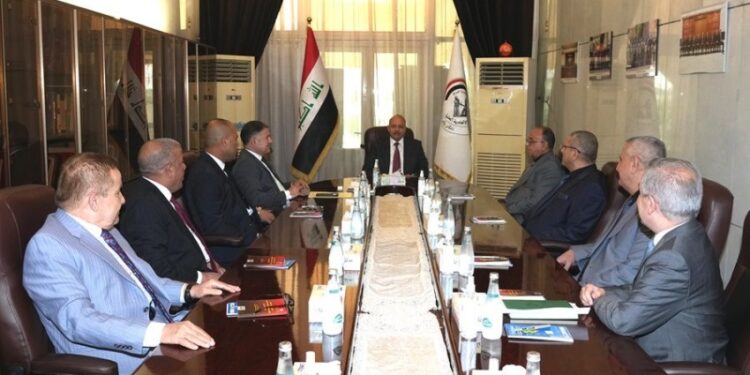 المحكمة الاتحادية العليا تعقد اجتماعها التشاوري الأول وتؤكد الالتزام بالدستور والحياد