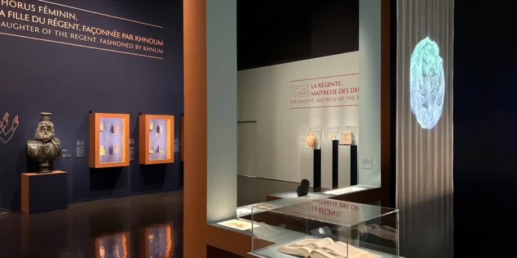 ســـر كليوباترا,,, باريس تستضيف أشهر نساء العالم