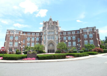 معهد أمريكي يرى ضرورة تغيير النظام الإيراني,,, الأمر مختلف عن العراق