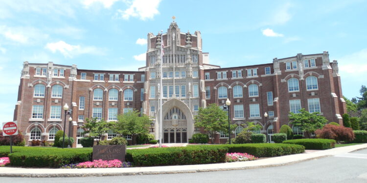 معهد أمريكي يرى ضرورة تغيير النظام الإيراني,,, الأمر مختلف عن العراق