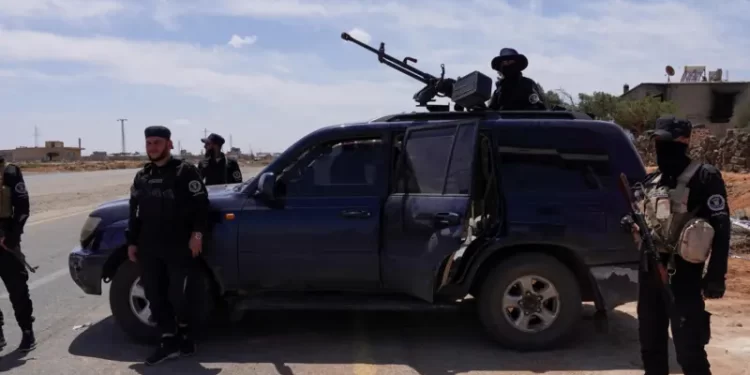 اسرائيل تعلن مهاجمة دبابات سورية في السويداء واستمرار الاشتباكات بين مقاتلين دروز وعشائر من البدو