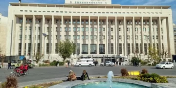 مصرف سوريا المركزي “يتجاهل” الدينار العراقي في نشرته الرسمية لسعر صرف الليرة