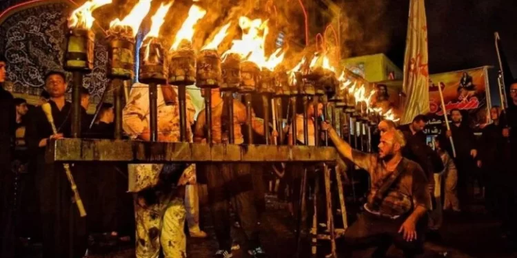 أقدم طقوس عاشوراء,,,  “شعيرة المشاعل” في النجف