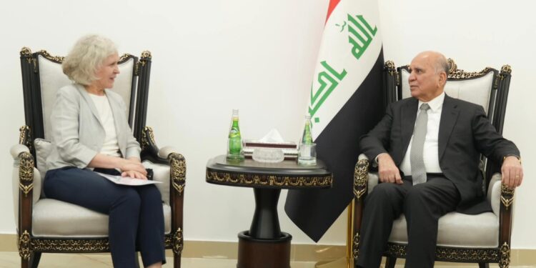 وزير الخارجية: نتطلع إلى استمرار التواصل والتعاون بين العراق وفنلندا