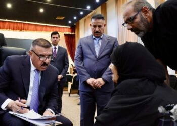 وزير الداخلية يشدد على استمرار متابعة احتياجات وطلبات أسر الشهداء والجرحى