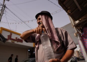 جو قاسٍ في العراق.. حرارة تلامس 50 مئوية ورطوبة خانقة تضاعف الشعور بالحر
