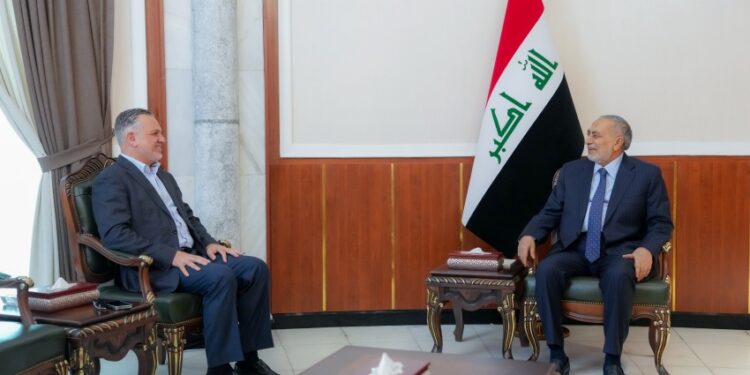 المشهداني والأعرجي يؤكدان أهمية تعزيز التعاون بين القوى السياسية لمعالجة الأزمات