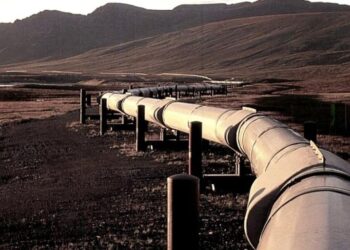 بين التحدي والفرصة.. خبير دولي يرسم خريطة إنقاذ للعراق بعد توقف “أنبوب جيهان”