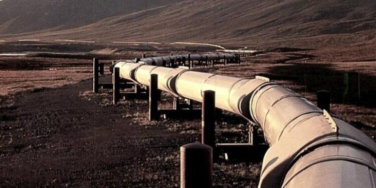 بين التحدي والفرصة.. خبير دولي يرسم خريطة إنقاذ للعراق بعد توقف “أنبوب جيهان”