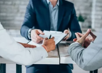 قانون جديد يمنـــــح الأثرياء “إعفاءً ضريبياً ضخماً” لما بعد الوفاة