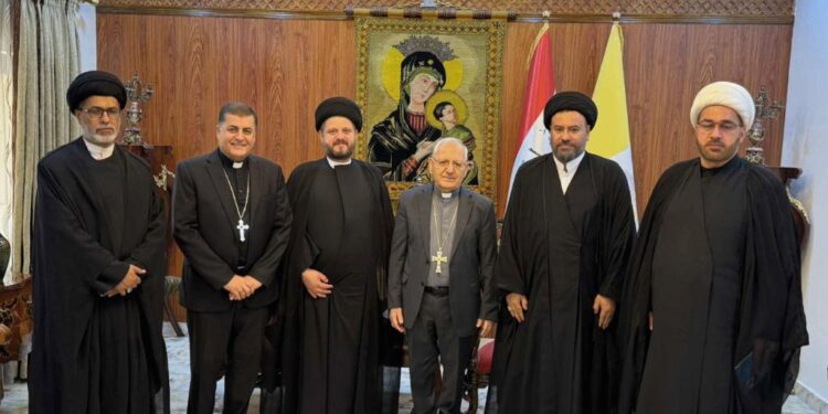 البطريرك ساكو يستقبل وفداً من رجال الدين في النجف ويؤكد أهمية الحوار والتعايش