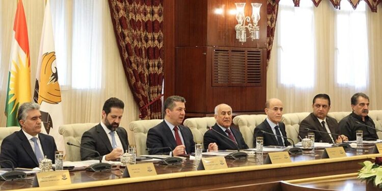 مجلس وزراء إقليم كردستان يناقش تنفيذ الاتفاق مع الحكومة الاتحادية بشأن ملفي الرواتب والنفط