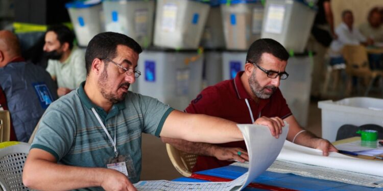 المفوضية تُكمل تدقيق أسماء وبيانات المرشحين الأفراد للمقاعد العامة والأقليات