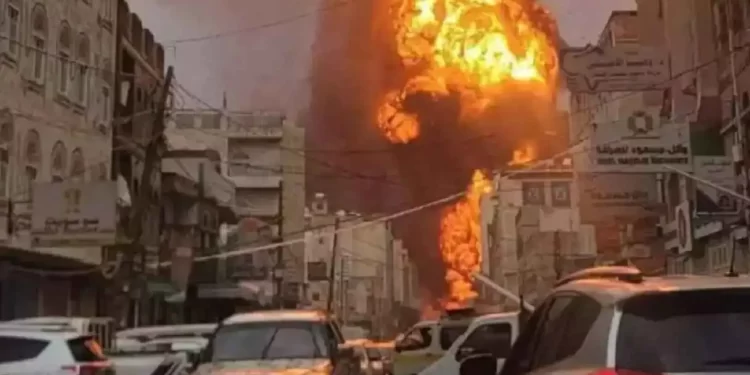 هجوم صنعاء ربما استهدف مسؤولا حوثيا كبيرا