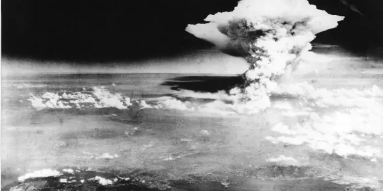 هيروشيما تدعو العالم للتخلي عن السلاح النووي,,, بعد 80 عاماً من قصفها