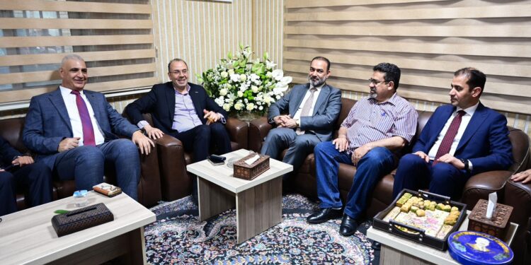 رئيس هيأة الإعلام والاتصالات يزور الاتحاد العام للأدباء والكتّاب,, تكامل الهوية الإعلامية والثقافية لتعزيز المشهد الوطني