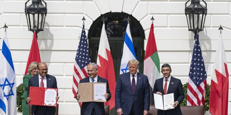 ترامب يتحرك لضم دول بآسيا الوسطى إلى اتفاقات أبراهام