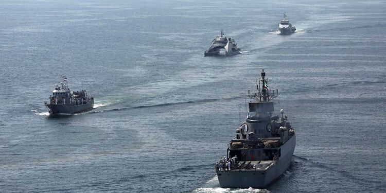 مناورات (صينية – روسية) في بحر اليابان تستبق زيارة بوتين