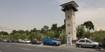 إيران.. اعتقال 3 مشتبهين في ارتباطهم بـ”مجاهدي خلق”
