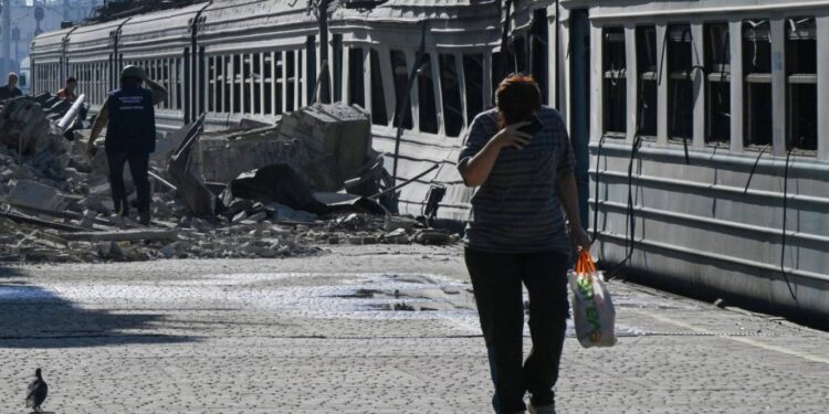 روسيا تتقدم وسط أوكرانيا وترفع قيود الصواريخ المتوسطة المدى