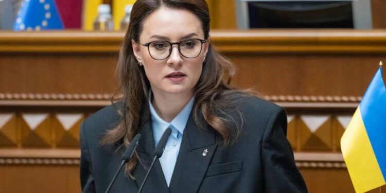 أوكرانيا.. السماح للذكور بين 18 و22 سنة بالسفر للخارج